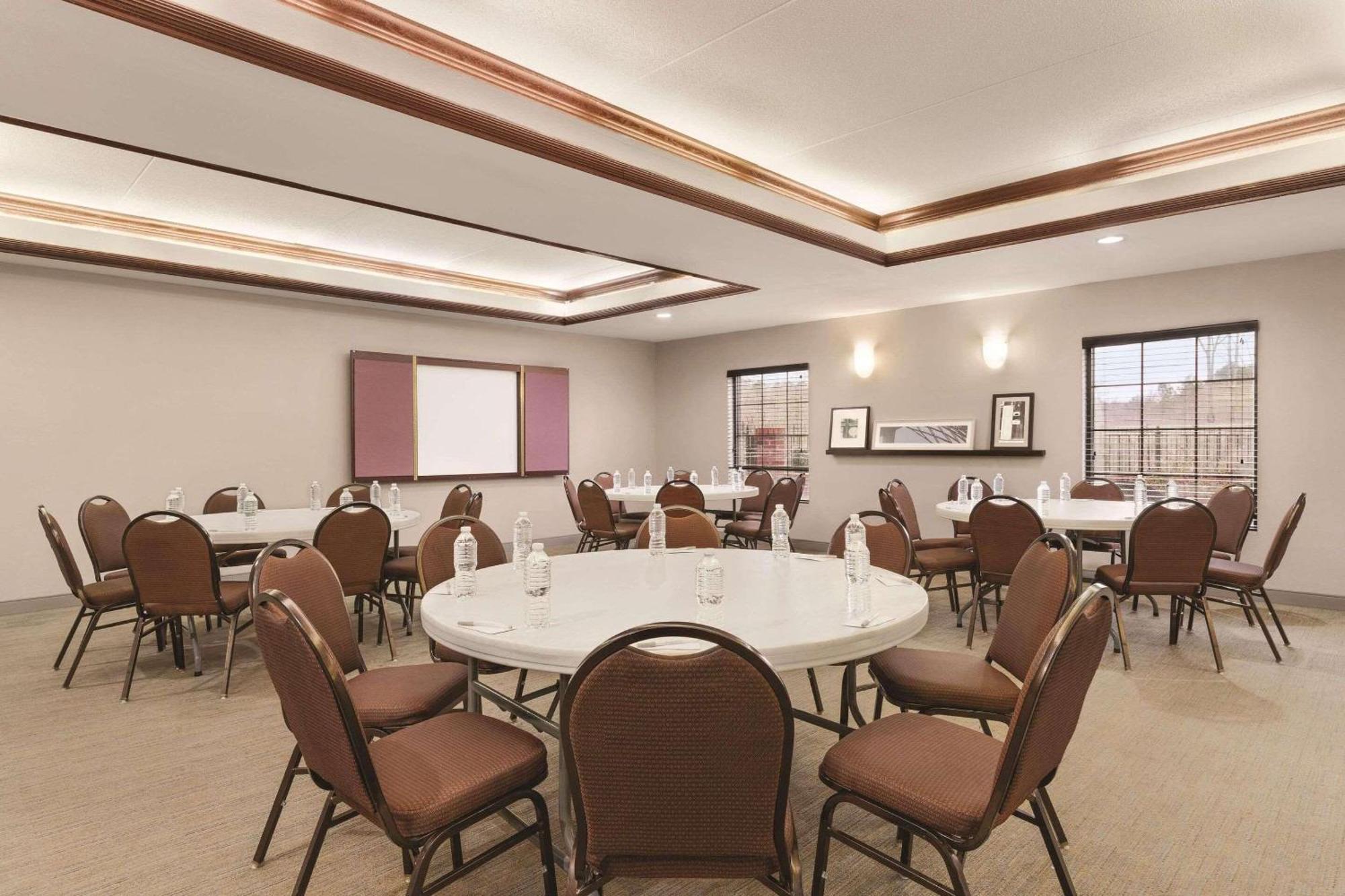 Country Inn & Suites By Radisson, Griffin, Ga Εξωτερικό φωτογραφία