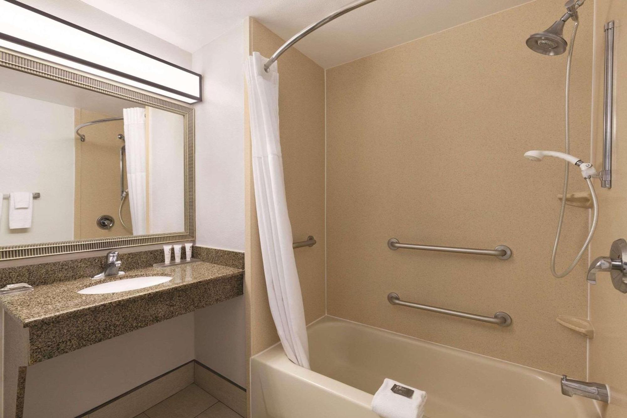 Country Inn & Suites By Radisson, Griffin, Ga Εξωτερικό φωτογραφία